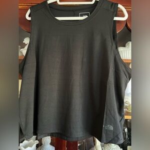 New Women’s plus The North Face black fitness tank top 1X